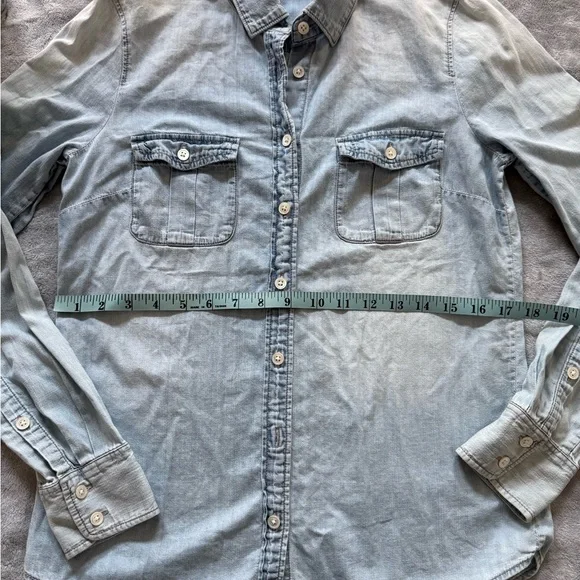 J. Crew Blue Button Down Shirt Classic Wash Denim Style - Picture 3 of 4